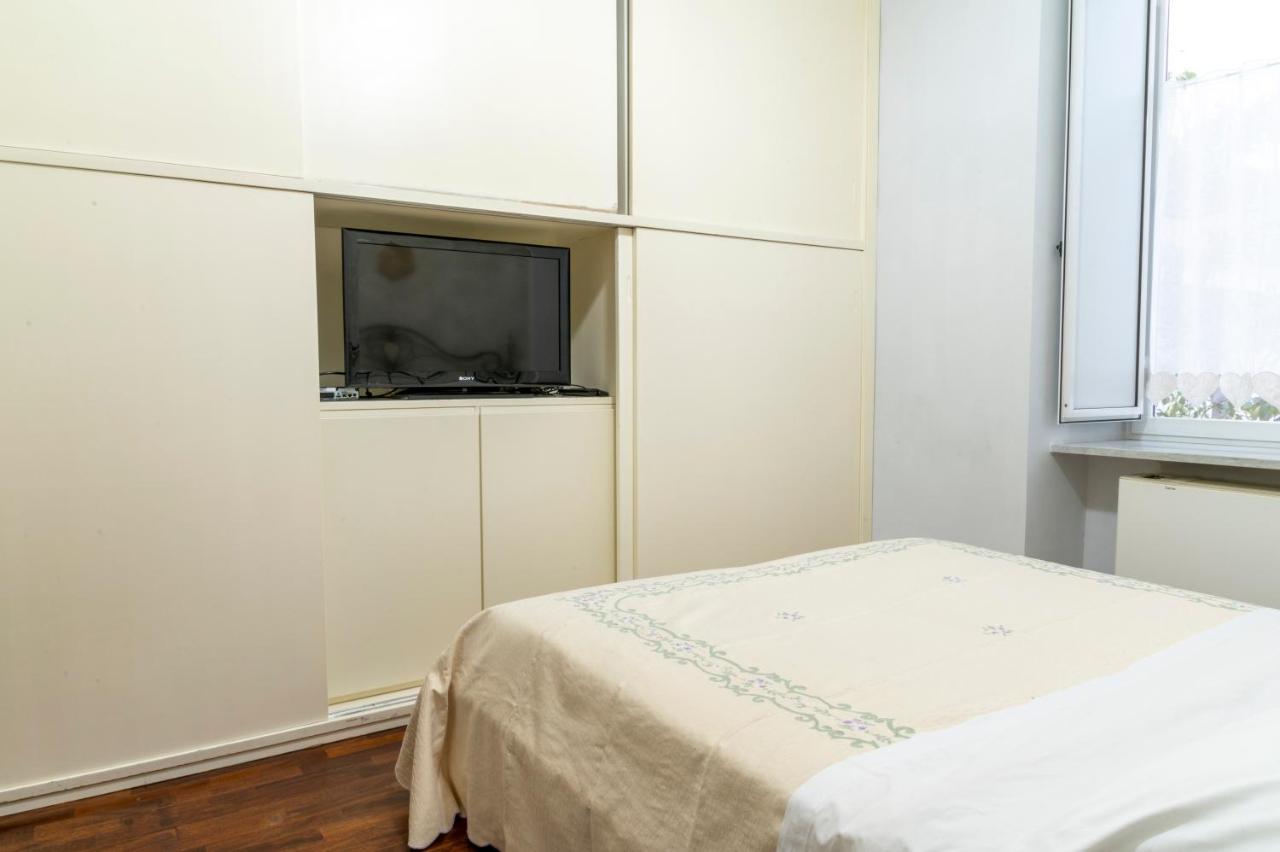 Deluxe Apartment With Garden In Vomero 나폴리 외부 사진